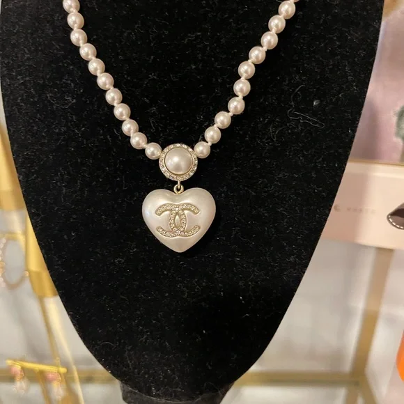 ✨💝 Absolutely Stunning Chanel Heart Duo💝✨ - Picture 5 of 10